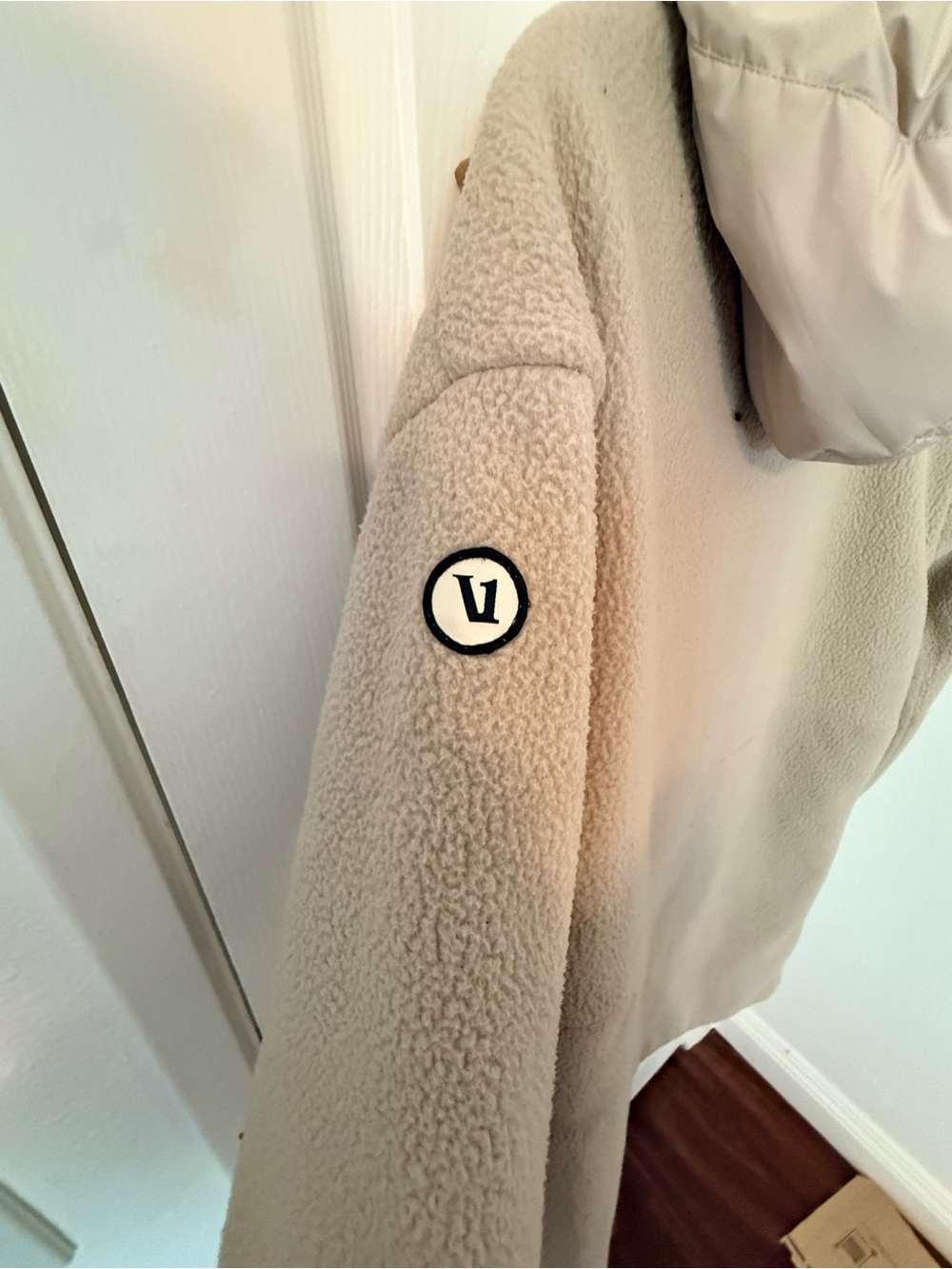 Vuori Sherpa Hooded Trench - Picture 11 of 11